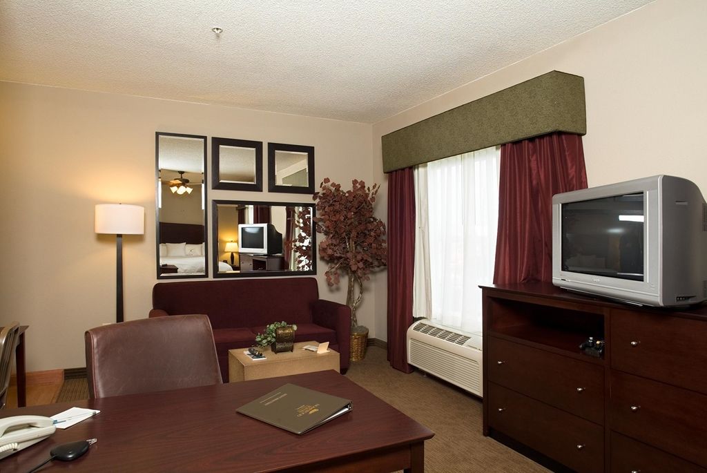 Homewood Suites By Hilton Indianapolis Northwest Стая снимка
